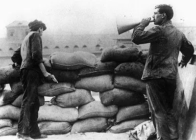 32 Turin workers rise against capitalism in 1920 By kind permission of - фото 39