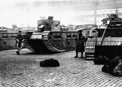 38 Tanks on the streets of Glasgow during the strikes of early 1919 By kind - фото 45