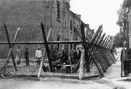 39 Red Army POWs in Finnish captivity By kind permission of Harry Shukman - фото 46