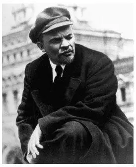 1 Lenin in deep thought Getty Images 2 Trotsky in his Red Army - фото 8