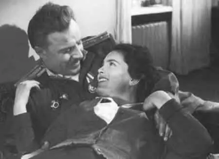 В фильме Добровольцы 1958 в роли Кайтанова Рогожин в спектакле Идиот - фото 10