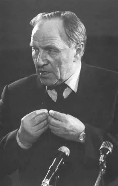 С Никитой Михалковым и Ириной Купченко 1 9 8 3 Зрительская любовь - фото 42