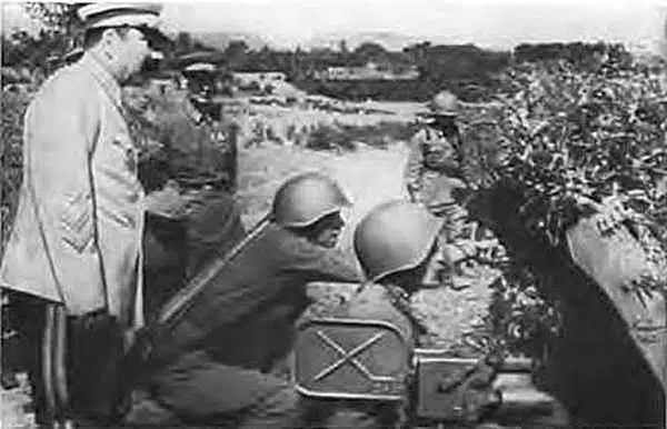 С М Буденный на тактических учениях 1940 г На партийной конференции - фото 41