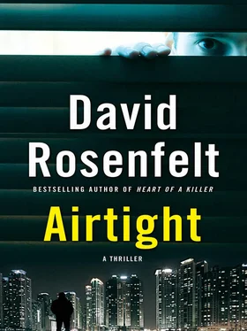 David Rosenfelt Airtight обложка книги