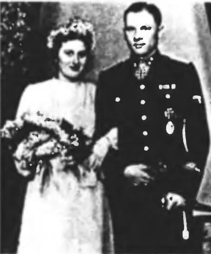 1 марта 1944 года Свадебное фото Михаэля и Хиллы Виттманнов 13я рота тяжелых - фото 90