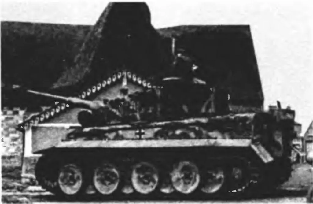 7 июня 1944 года Тигр 131 готовится к бою Вальтер Лау вспоминал Я нашел - фото 96
