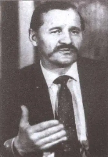 Виталий Юрченко Адольф Толкачев за 30 секунд до задержания А Толкачев - фото 15