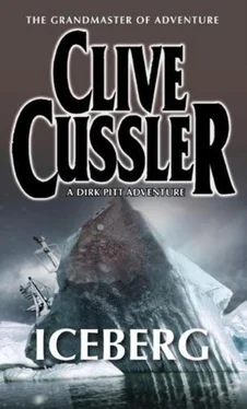 Clive Cussler Iceberg обложка книги