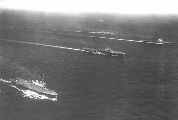 Royal Navy carriers Eagle Indomitable Victorious cruising as part of Force Z - фото 2