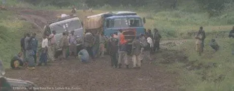 Погода портиться в Эфиопии сезон дождей Накрываемся полиэтиленом а наш - фото 207
