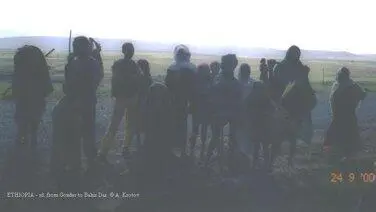 Тем временем на нашей позиции собралась толпа зевак а три проехавшие на юг - фото 241