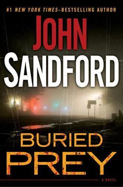 John Sandford Buried Prey обложка книги