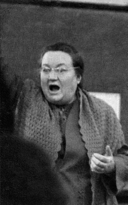Биологию у нас вела Ирина Абрамовна Чебоксарова Неуклюжая незлобивая не от - фото 9