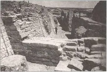 Раскопки в Трое фото XIX века Начиная с апреля 1870 года Г Шлиман копал - фото 58