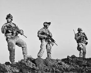 Specialist Michael Casey Ayala US Army left 1st Battalion 327th - фото 15