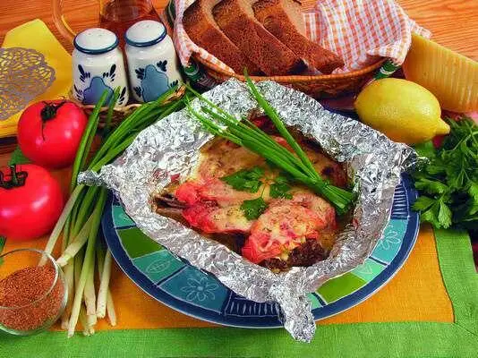 Продукты 500 г бараньих ребрышек 1 пучок зеленого лука 2 помидора 100 г - фото 228