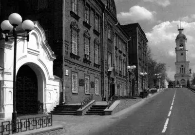 Красный дом здание где ныне размещается руководство РФЯЦВНИИЭФ Я Б - фото 28