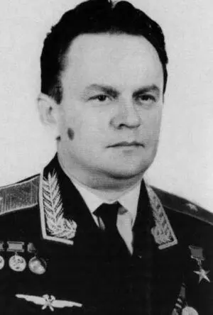 Е А Негин директор ВНИИЭФ с 1978 по 1987 год Первая водородная бомба РДС6С - фото 31
