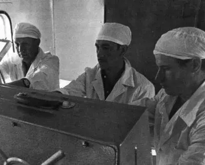 Проводится подрыв газового фонтана Пульт управления 1966 г На - фото 51