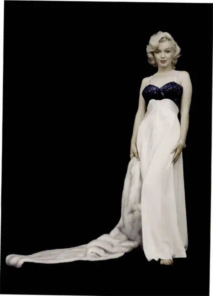 I was young blonde and curvaceous and I had learned to talk huskily like - фото 12