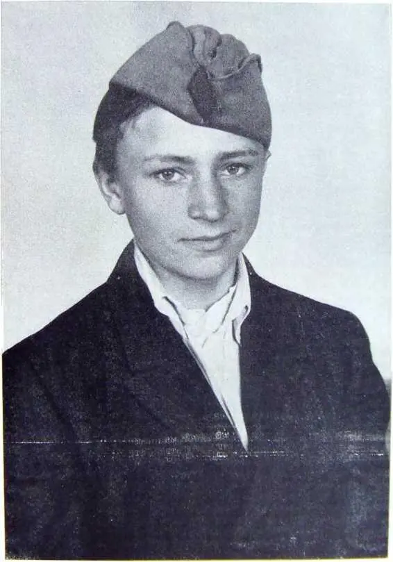 Летом 1943 года партизаны очистили от фашистов большое село После нескольких - фото 15
