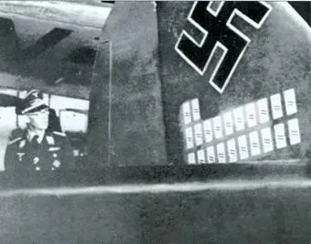 Так выглядел стабилизатор Ju88C4 лейтенанта Ганса Гана незадолго до его - фото 10