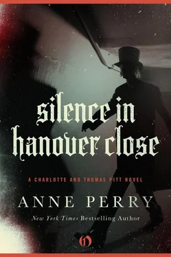 Anne Perry Silence in Hanover Close обложка книги