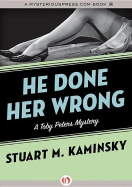 Stuart Kaminsky He Done Her Wrong обложка книги