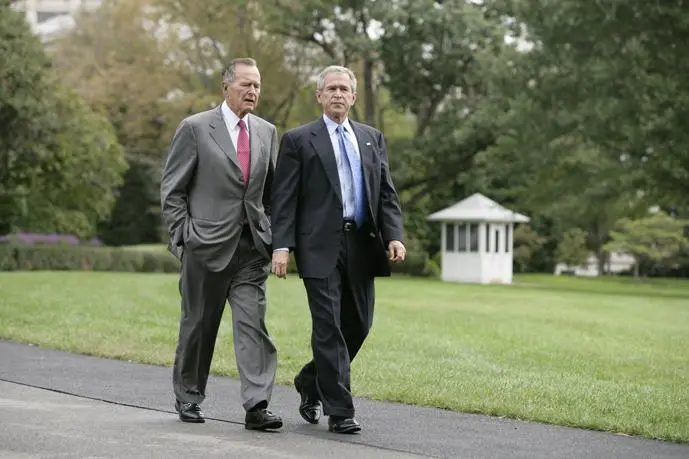 I sought Dads advice on Iraq White HouseEric Draper Shortly after New - фото 236