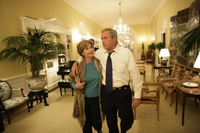 In the White House residence on Election Night 2004 waiting for the decision - фото 289