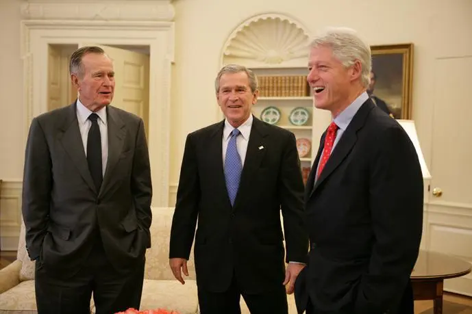 With Dad and Bill Clinton in the Oval Office White HouseEric Draper - фото 317