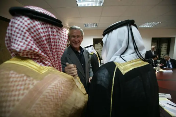 With the Anbar sheikhs who rallied their tribes against al Qaeda White - фото 376