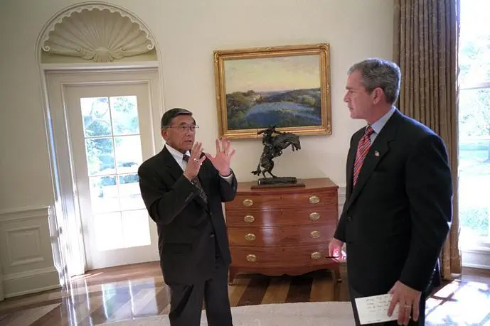 With Norm Mineta White HouseEric Draper Members of Congress were united in - фото 133