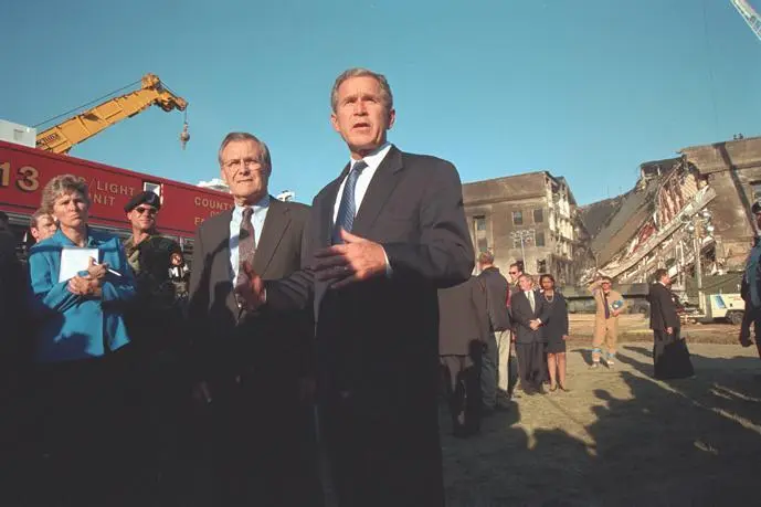 Visiting the Pentagon on September 12 2001 with Don Rumsfeld White - фото 135