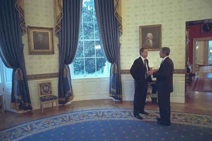 In the Blue Room with Tony Blair White HouseEric Draper The environment in - фото 183