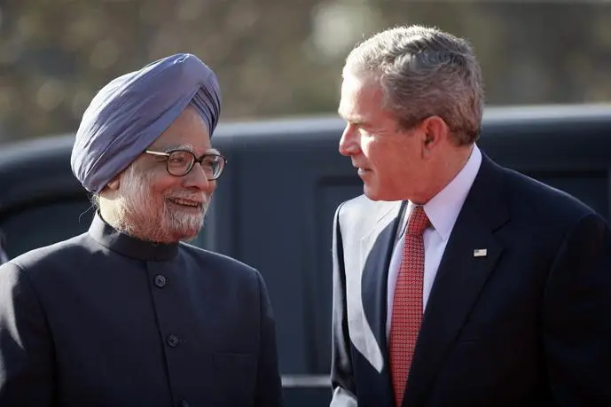 With Manmohan Singh White HouseEric Draper The nuclear deal naturally raised - фото 206