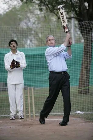 Playing cricket in Pakistan White HouseEric Draper My meetings with - фото 207