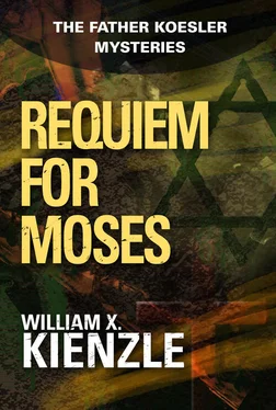 William Kienzle Requiem for Moses обложка книги