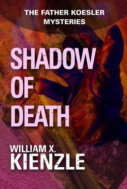 William Kienzle Shadow of Death обложка книги