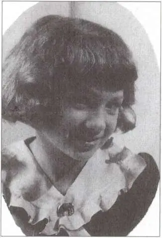 Танина фотография 1936 года которую до своего ареста увидел ее отец Наверное - фото 63