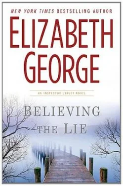 Elizabeth George Believing the Lie обложка книги