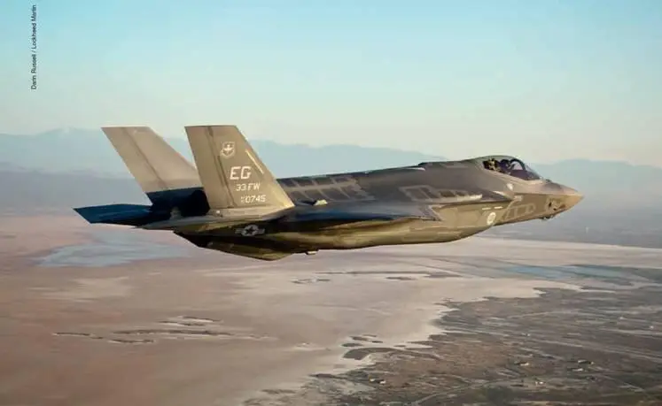 Второй серийный F35A AF7 во время перелета на авиабазу ВВС США Эдвардс 6 - фото 15
