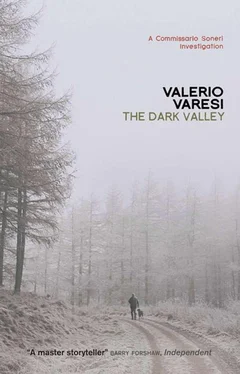 Valerio Varesi The Dark Valley обложка книги