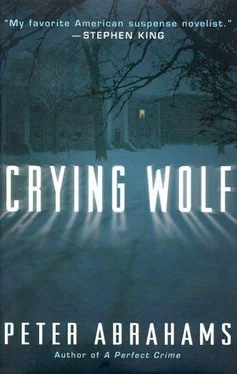 Peter Abrahams Crying Wolf обложка книги