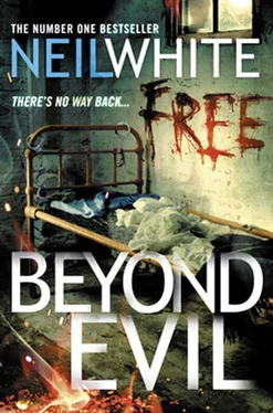 Neil White Beyond Evil обложка книги