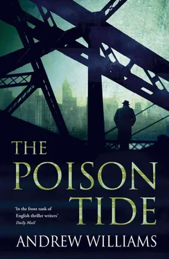 Andrew Williams The Poison Tide обложка книги