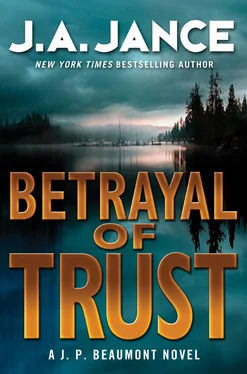 J. Jance Betrayal of Trust обложка книги