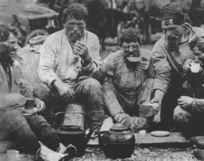 Артель обедает Фото 1890е гг Крестный ход в Москве на праздник - фото 39