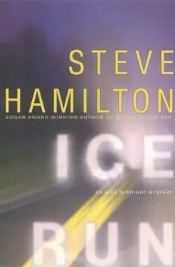 Steve Hamilton Ice Run обложка книги