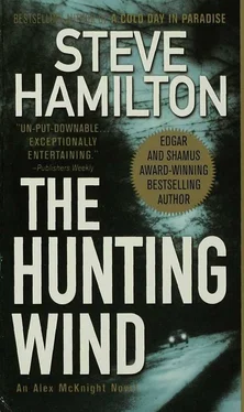 Steve Hamilton The hunting wind обложка книги